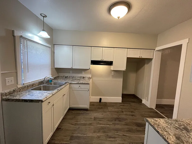 6105 N Detroit Ave — Photo 6