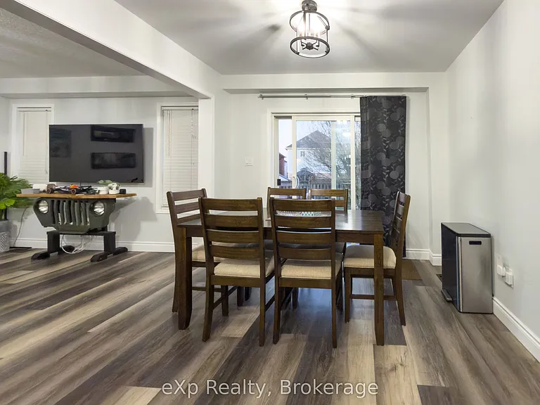 12 Griffiths Ave — Photo 5