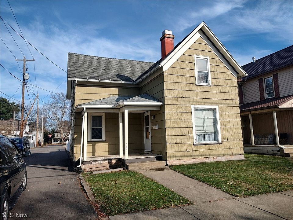 1st image of 429 Front Ave SE