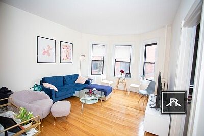 2nd image of 1342 Commonwealth Ave #11