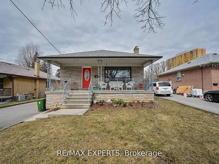 24 Loney Ave #LOWER — Photo 1