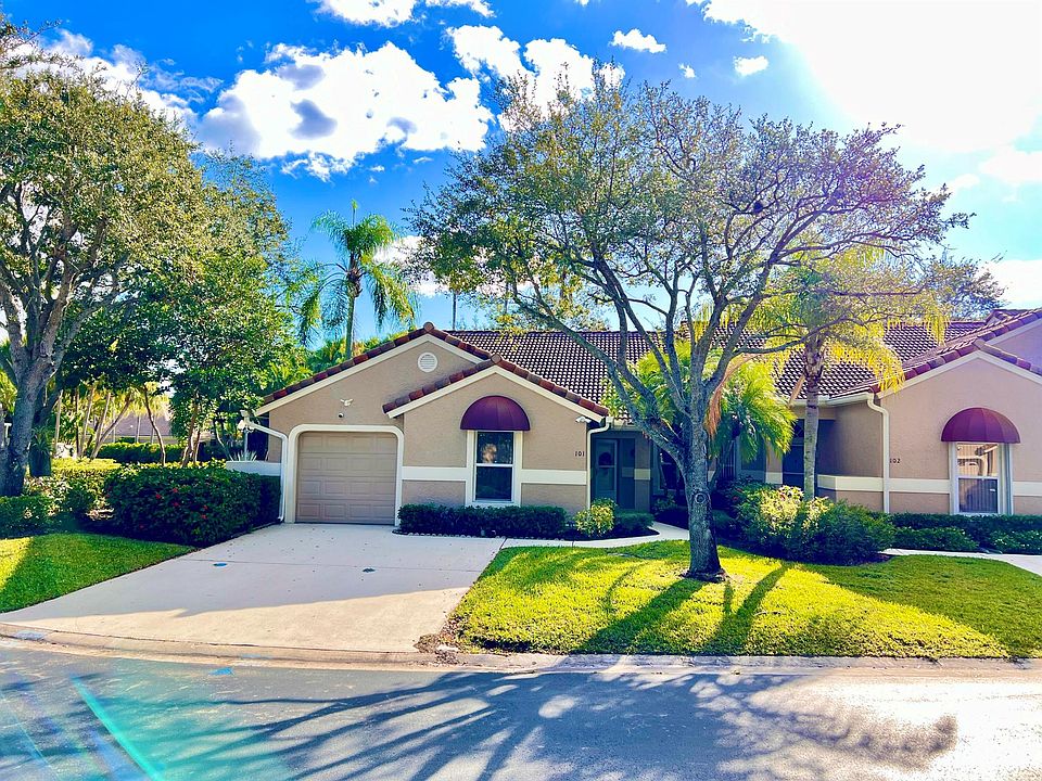 1st image of 101 Sabal Palm Ln