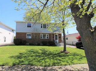 39 Fradine Dr, Buffalo, NY 14227