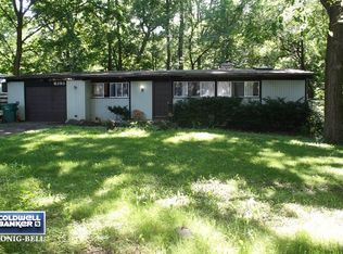 8393 Abbott Ln, Cary, IL 60013