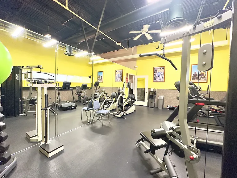 827 Sun Glow St — Photo 36