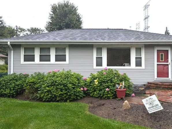 22W043 1st St, Glen Ellyn, IL 60137