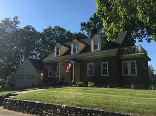 25 Grove Ter, Leominster, MA 01453