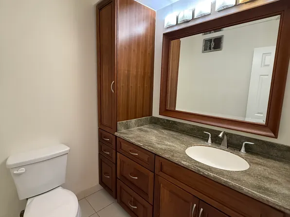 358 Kaelepulu Dr, Kailua, HI