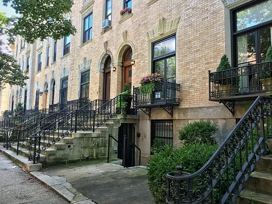 Rented by Bohemia Realty Group | media 2