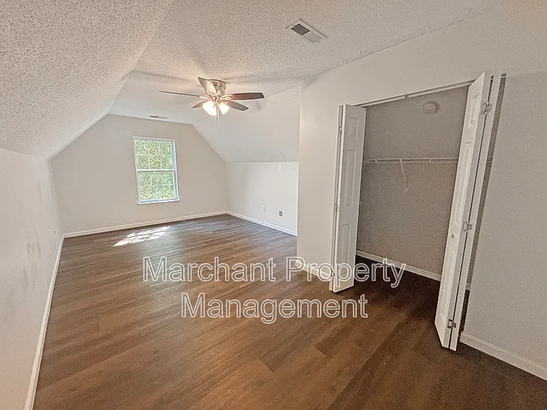 110 Golden Crest Ct — Photo 14