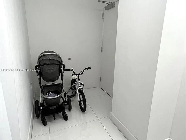1010 Brickell Ave #4205 — Photo 34