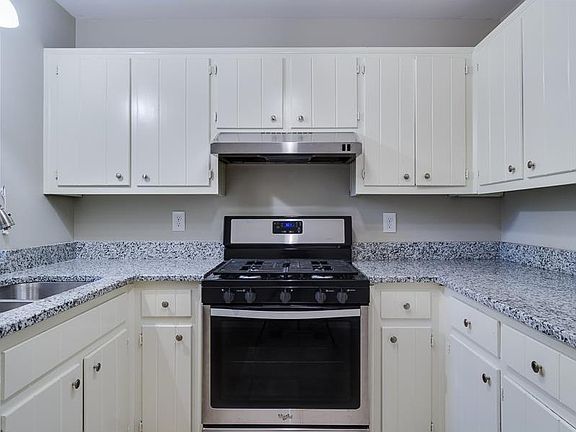5th image of 1532 Park Creek Cv