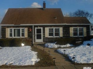 69 Carnation Rd, Levittown, NY 11756