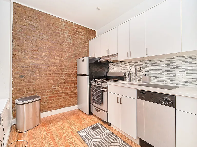 313 E 95th St #1 — Photo 4
