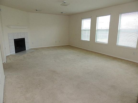 3rd image of 1422 Pennyroyal Ct