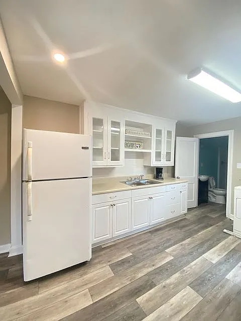 935 W Ocean View Ave — Photo 1