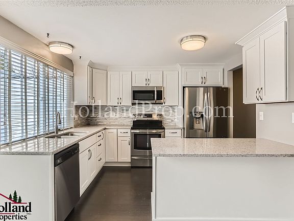 4th image of 6225 SW 130th Ave