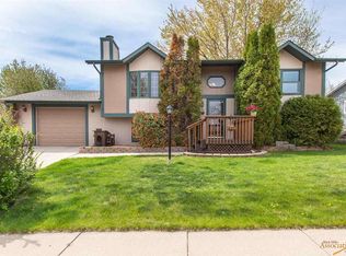 647 Wright Ct, Rapid City, SD 57701