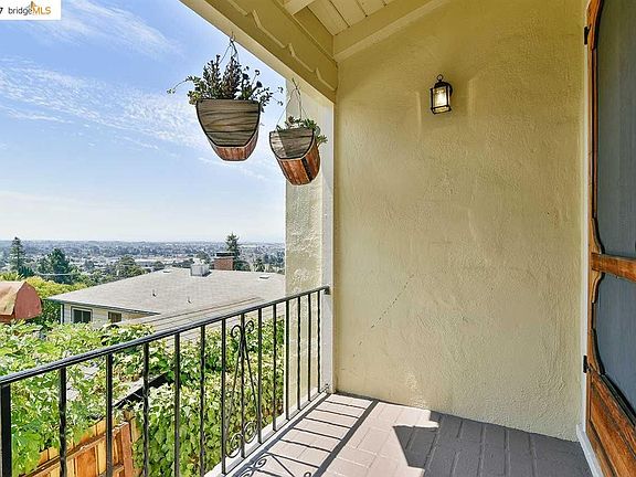 3rd image of 3674 Delmont Ave