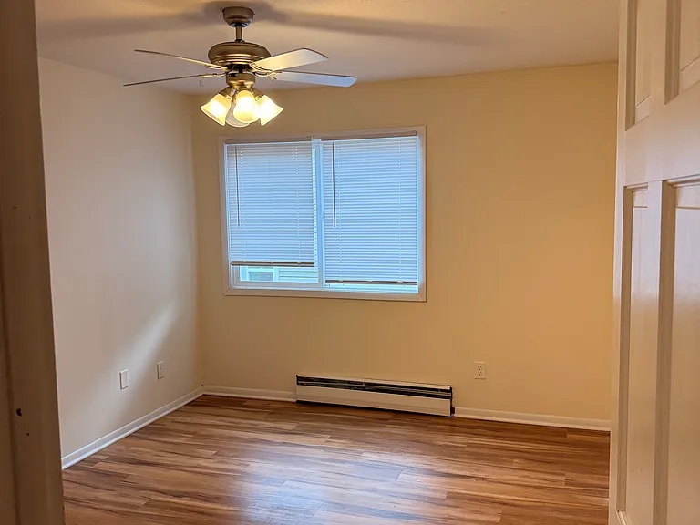 2711 Grand Ave S #7 — Photo 1
