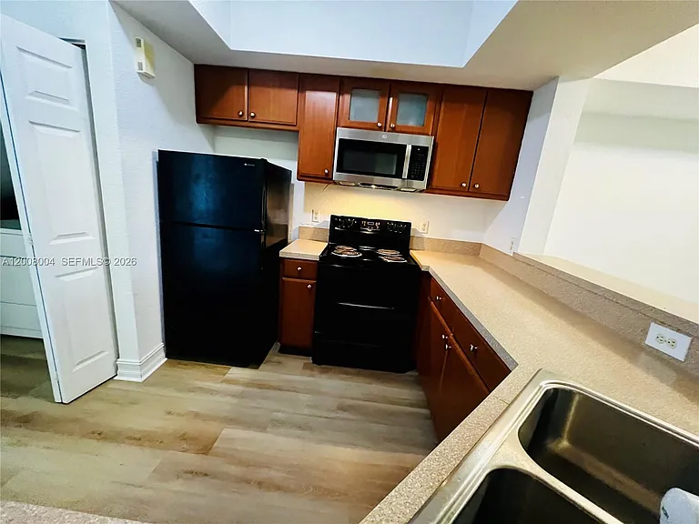 771 SW 148th Ave #1305 — Photo 8