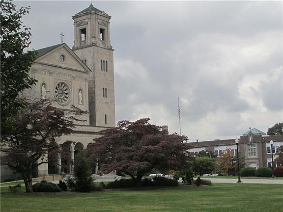 Walking distance to St Elizabeth High School