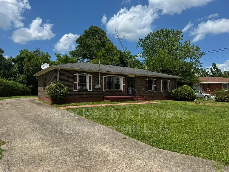 3004 Lytle Dr — Photo 2