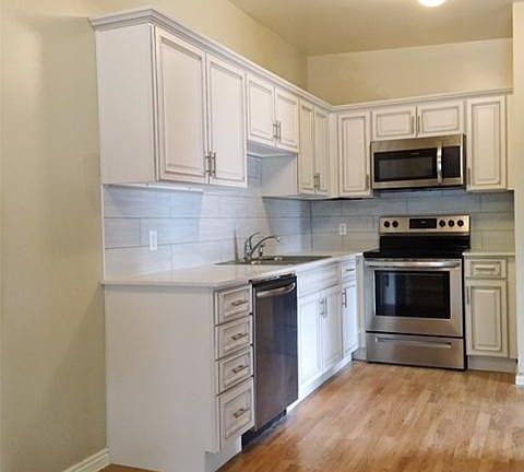 5th image of 3768 S Market St