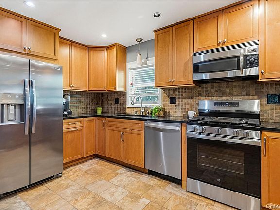 5th image of 1691 Ivanhoe Drive