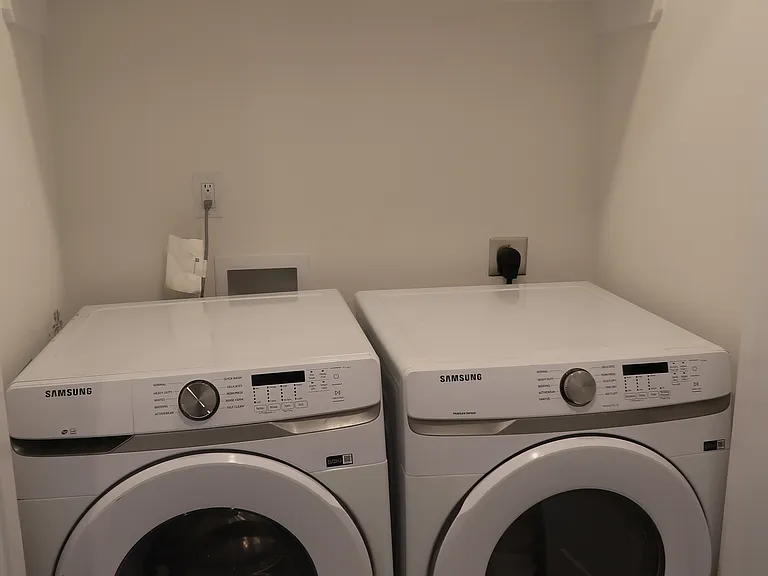 41 W High St #D3 — Photo 3