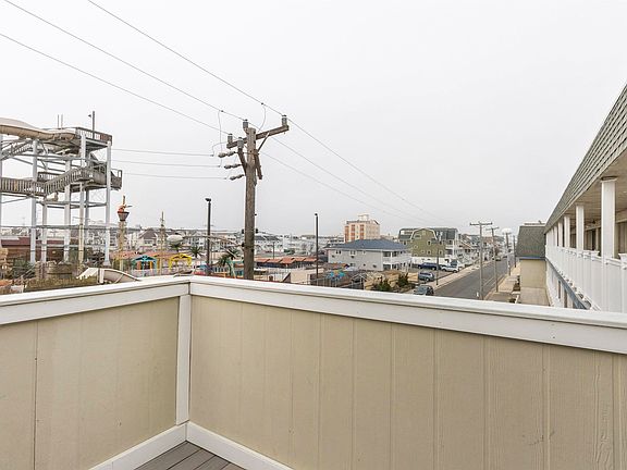 3rd image of 853-71 Plymouth Pl #23