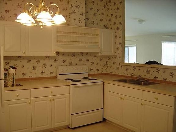 3rd image of 109 E Eli Ln