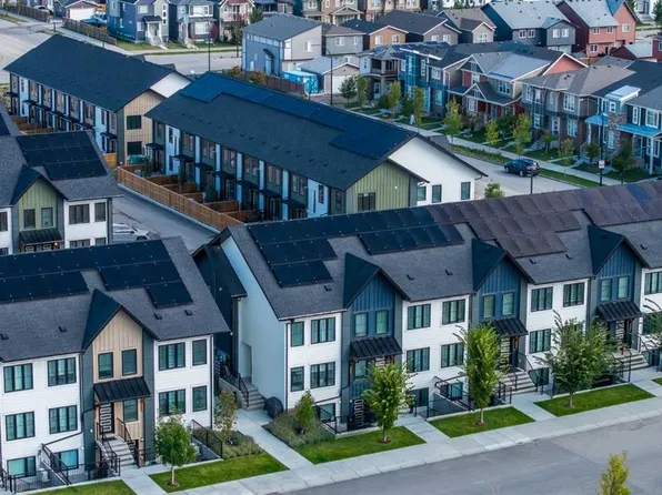 40 N Livingston Parade NE #205, Calgary, AB T3P 2K4