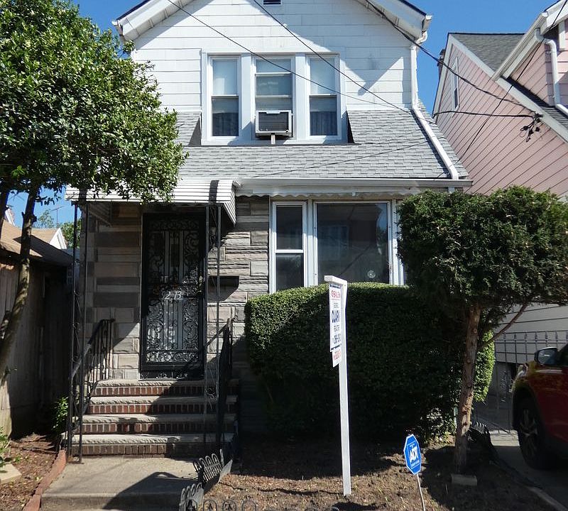 1st image of 9213 92nd Ave
