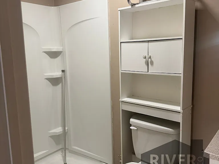 212 Woodcastle Dr — Photo 8