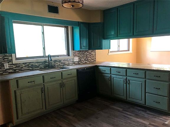 2nd image of 261 Steep Ln