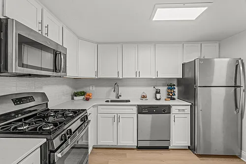 Chestnut Hill Village Apartments Photo 1
