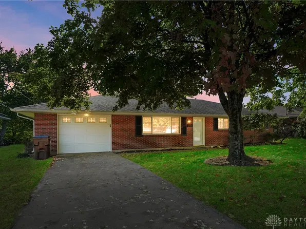 1110 Blossom Heath Rd, Lebanon, OH 45036