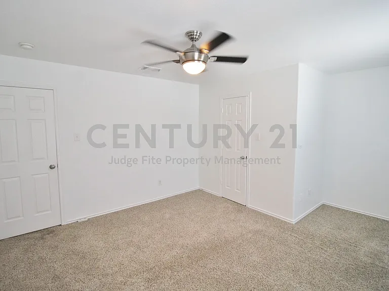 928 Oakcrest Dr — Photo 25