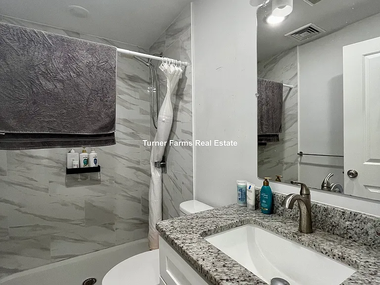 65 Burrell St #3A — Photo 24