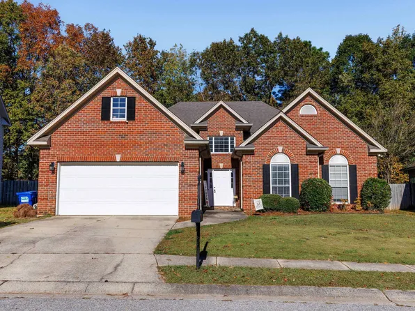 634 Forest Lakes Dr, Sterrett, AL 35147