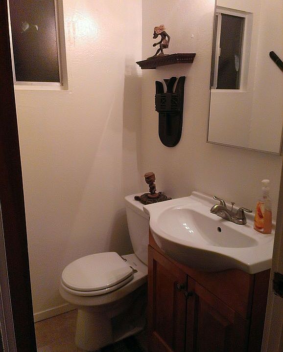 1/2 Bath