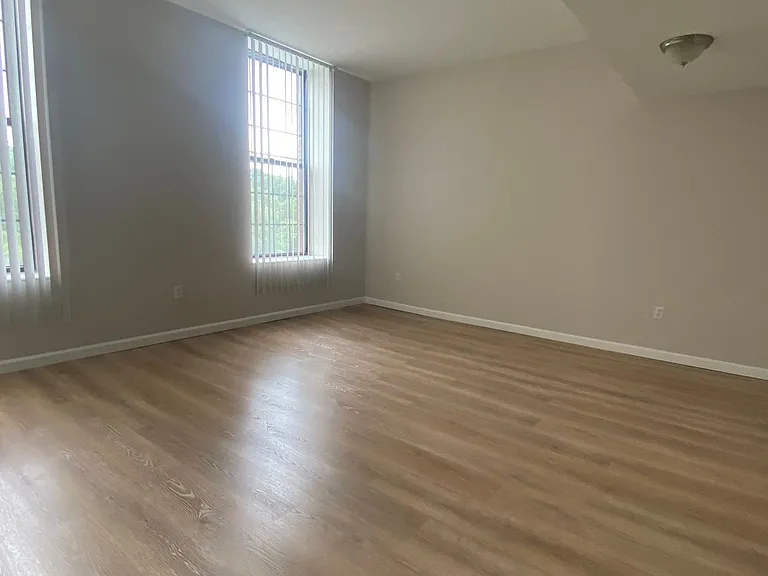 Border City Mills Apartments — Photo 3
