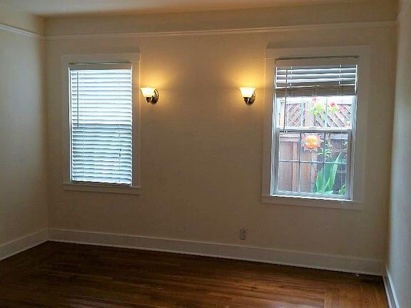 Middle bedroom