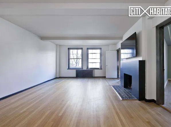 302 West 12th Street image 1 of 17