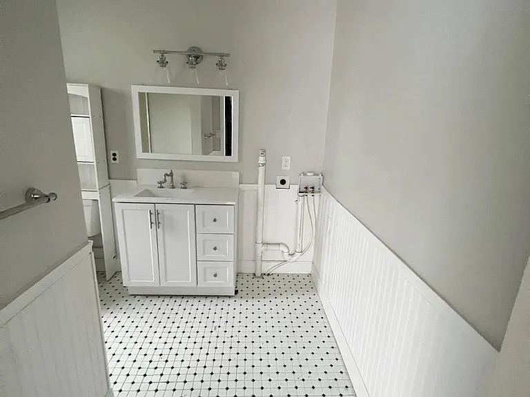 432 W Wisconsin Ave #B — Photo 11