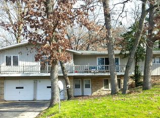 2877 Kingston Dr, Madison, WI 53713