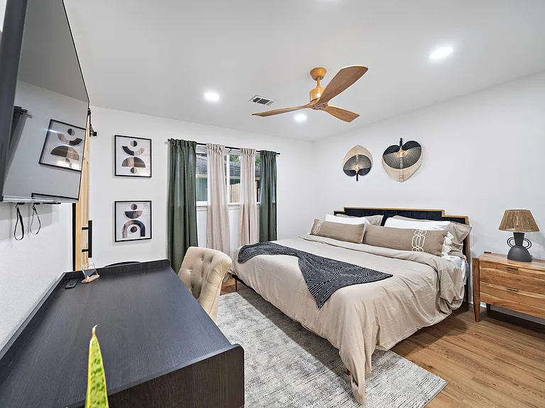 610 Acapulco Village Dr — Photo 8
