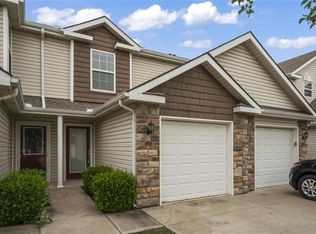 224 N Pointe Ln, Raymore, MO 64083