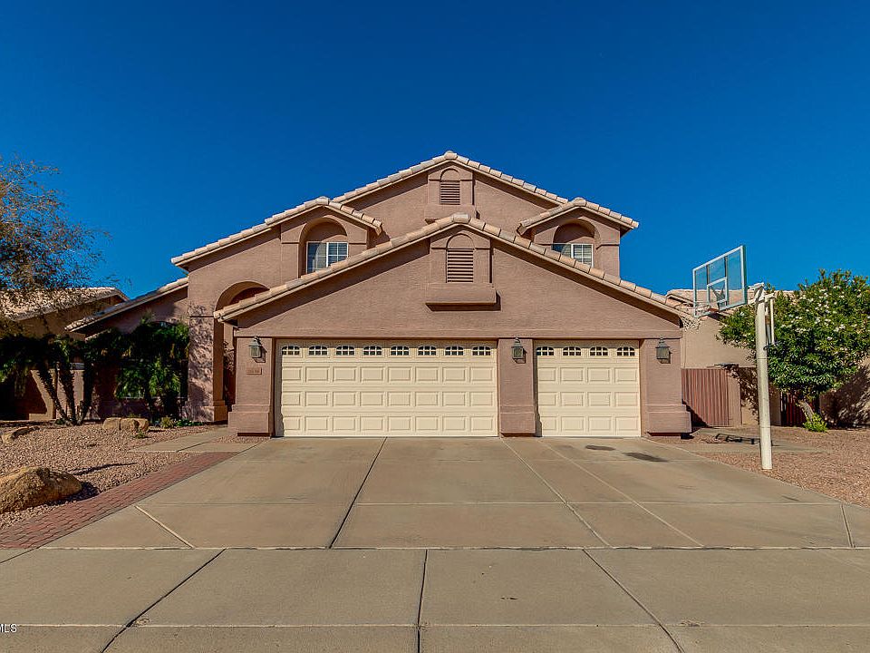 1st image of 3636 E Redwood Ln